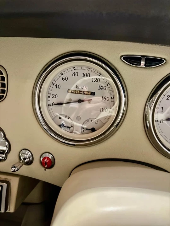 1991 Nissan Figaro - Image 5 of 8