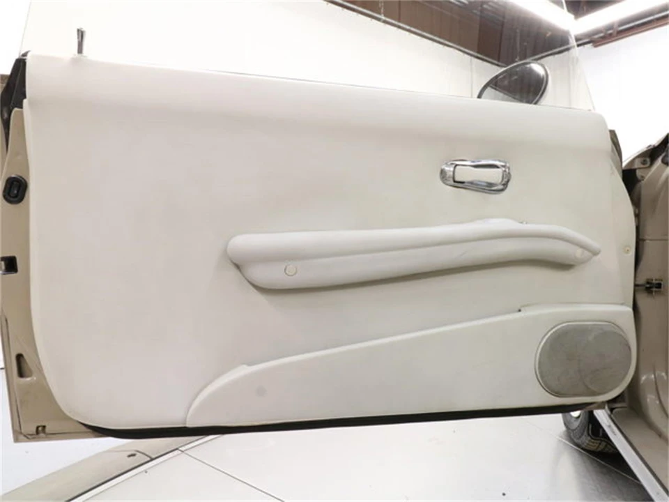 1991 Nissan Figaro - Image 23 of 31