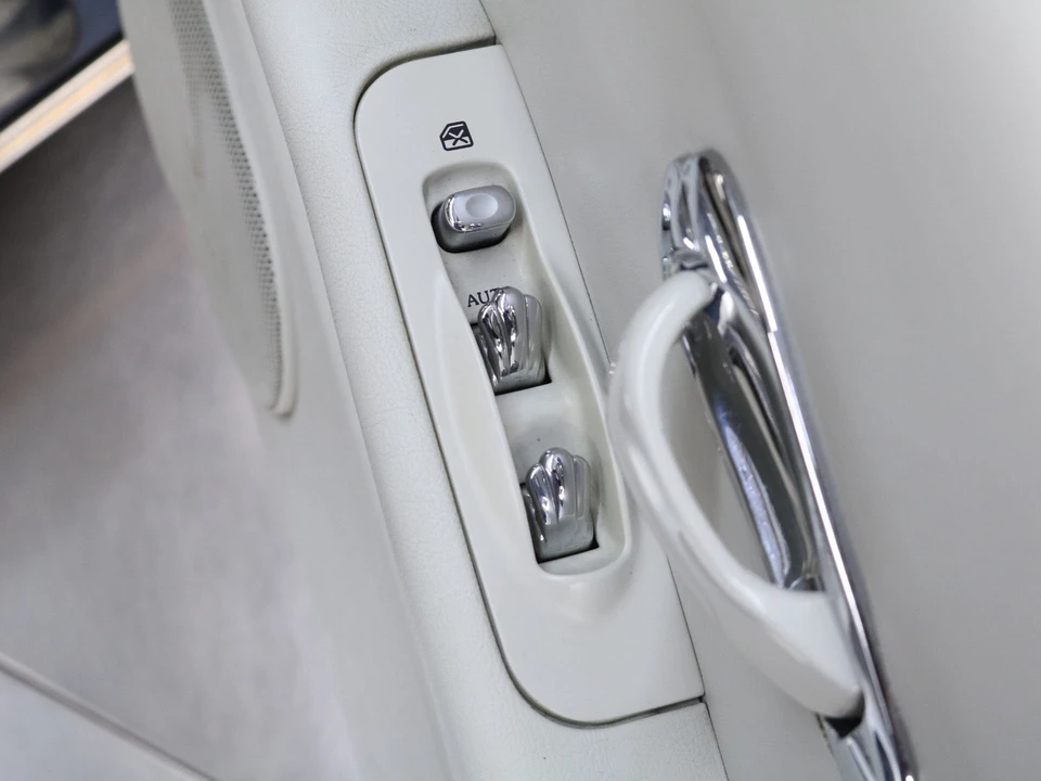 1991 Nissan Figaro - Image 17 of 31