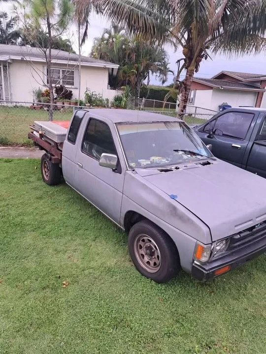1991 Nissan Frontier - Image 5 of 9