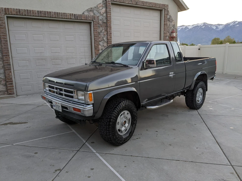1991 Nissan Frontier - Image 4 of 31
