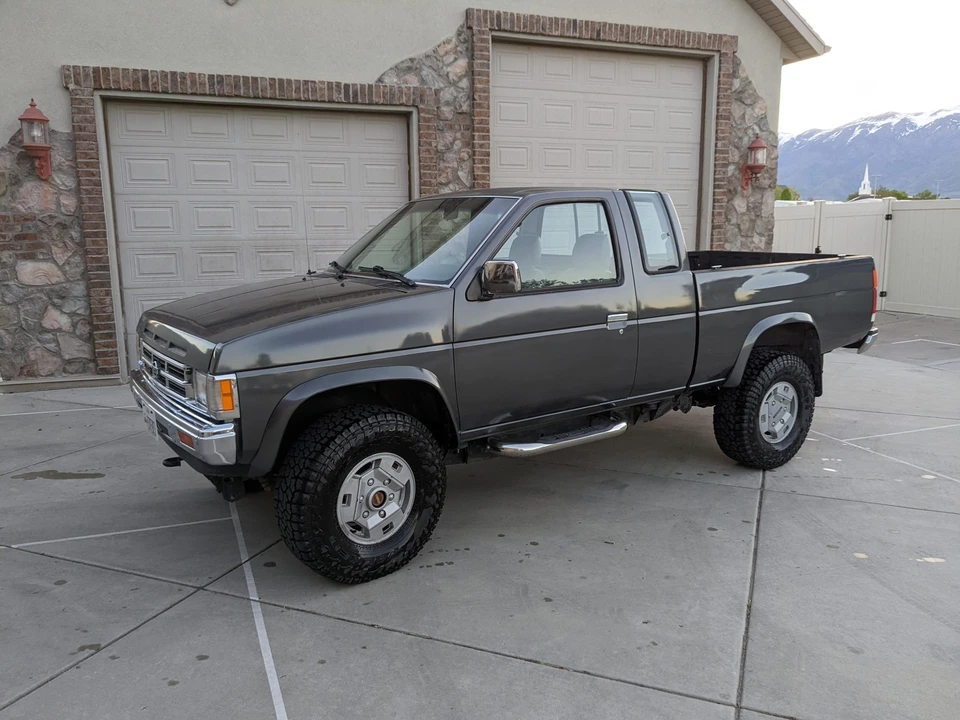 1991 Nissan Frontier - Image 5 of 31