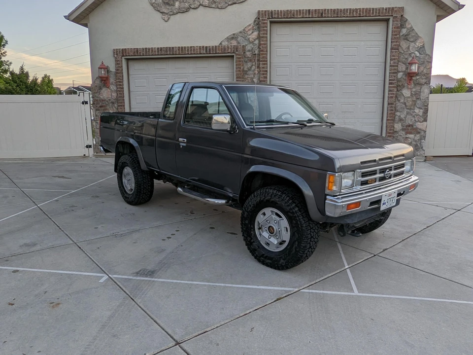 1991 Nissan Frontier - Image 13 of 31