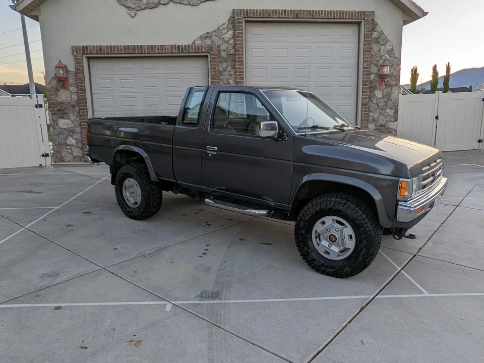 1991 Nissan Frontier - Image 12 of 31