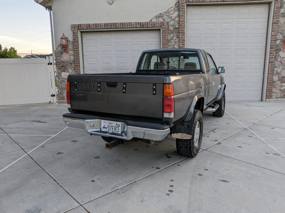 1991 Nissan Frontier - Image 10 of 31
