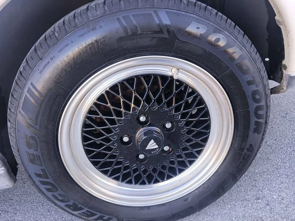 1991 Nissan Maxima 3rd Gen - Image 8 of 10