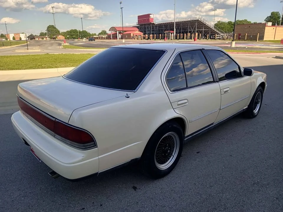 1991 Nissan Maxima 3rd Gen - Image 3 of 10