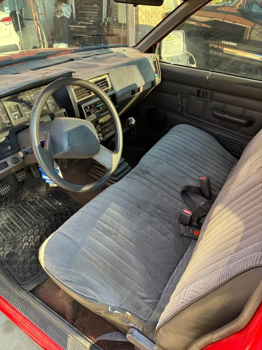 1991 Nissan Frontier - Image 5 of 6