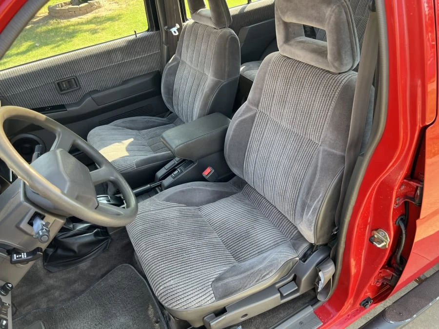 1991 Nissan Pathfinder 1st Gen - Image 14 of 25