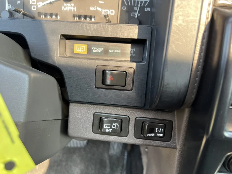 1991 Nissan Pathfinder 1st Gen - Image 18 of 25