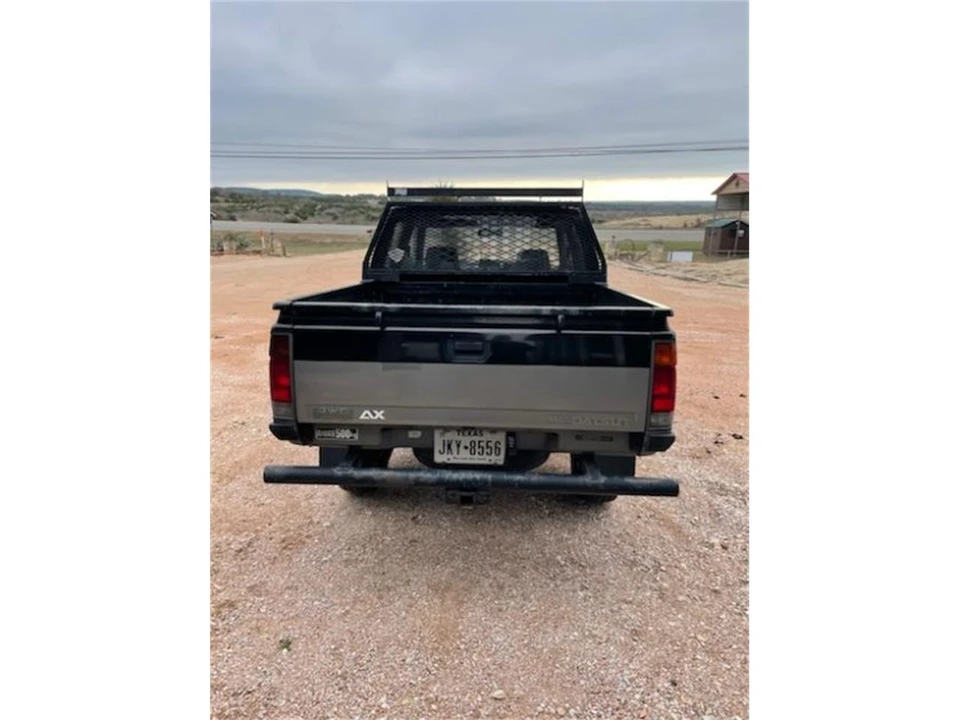 1991 Nissan Frontier - Image 5 of 19
