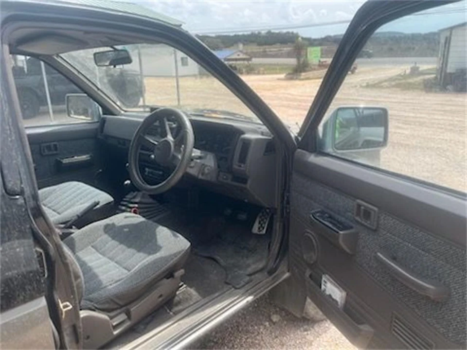 1991 Nissan Frontier - Image 9 of 19