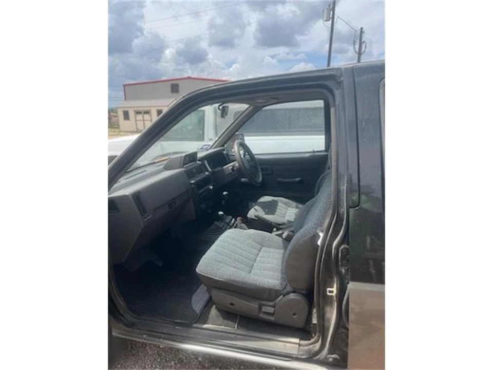 1991 Nissan Frontier - Image 10 of 19