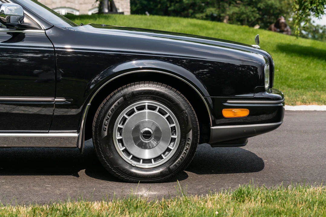 1991 Nissan President 3rd Gen - Image 2 of 31