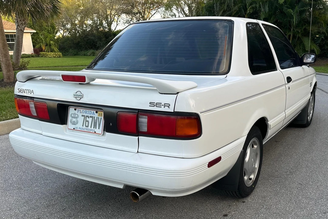 1991 Nissan Sentra 3rd Gen - Image 4 of 31