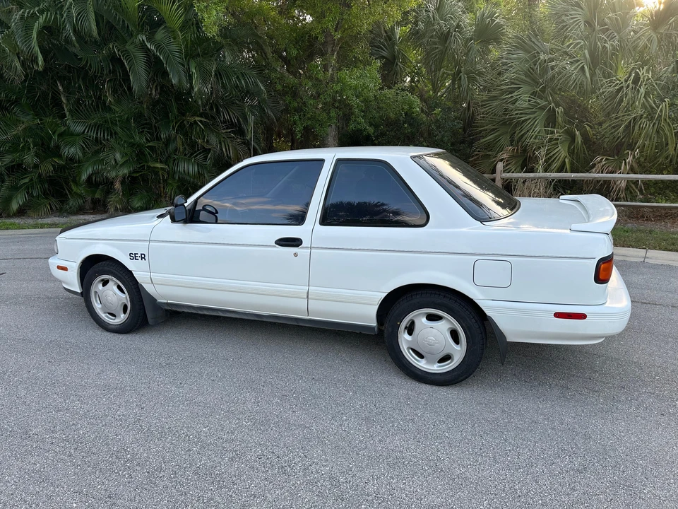1991 Nissan Sentra 3rd Gen - Image 10 of 31