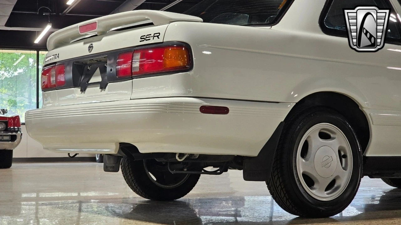 1991 Nissan Sentra 3rd Gen - Image 10 of 12