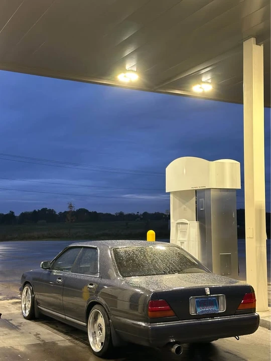 1991 Nissan Cedric 8th Gen - Image 2 of 7