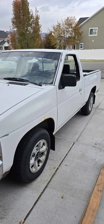 1991 Nissan Frontier - Image 6 of 11