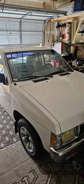 1991 Nissan d21 · XE
