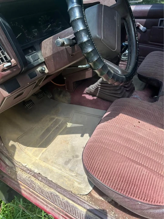 1991 Nissan Frontier - Image 6 of 10