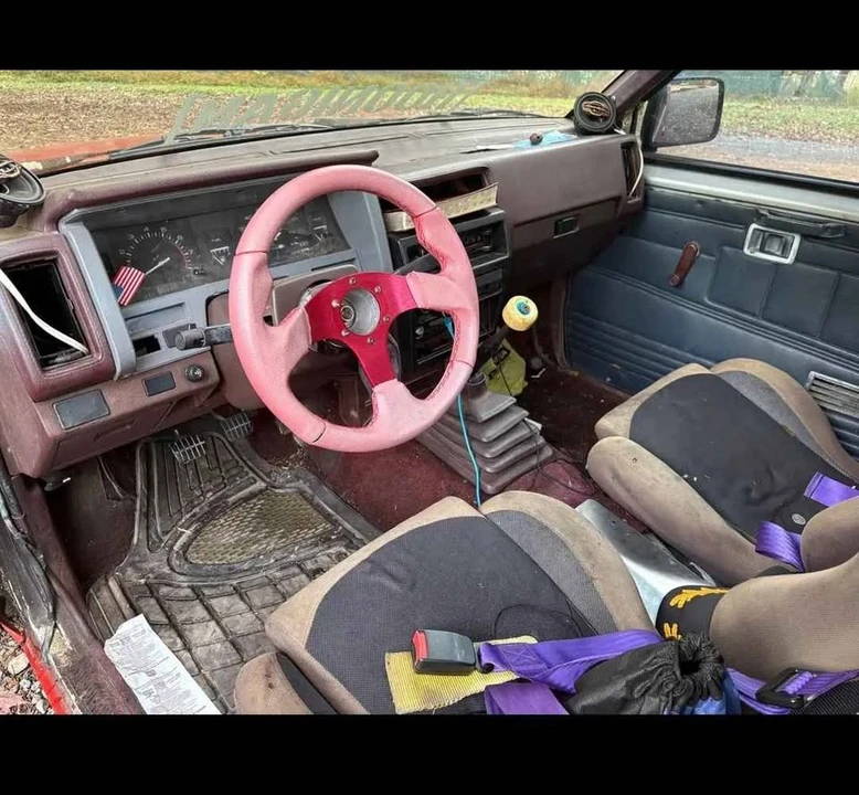 1991 Nissan Frontier - Image 7 of 7