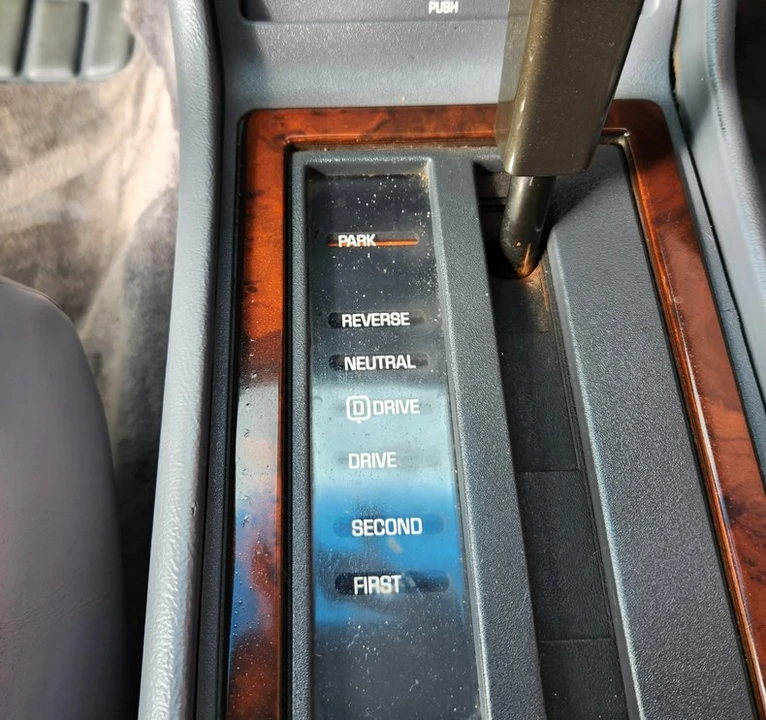 1991 Oldsmobile 98 - Image 17 of 21