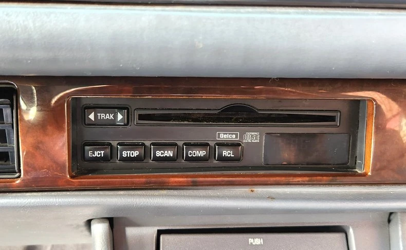 1991 Oldsmobile 98 - Image 16 of 21