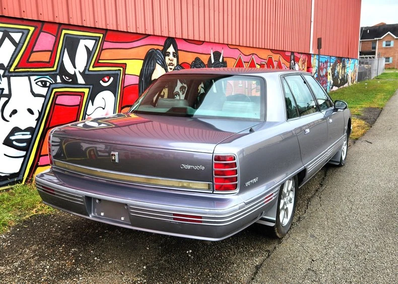 1991 Oldsmobile 98 - Image 4 of 21