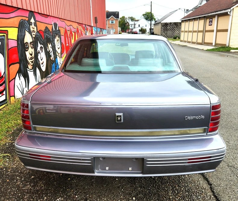1991 Oldsmobile 98 - Image 3 of 21