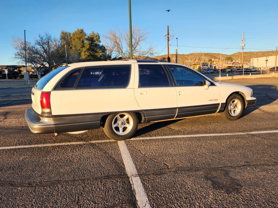 1991 Oldsmobile Custom Cruiser - Image 20 of 31