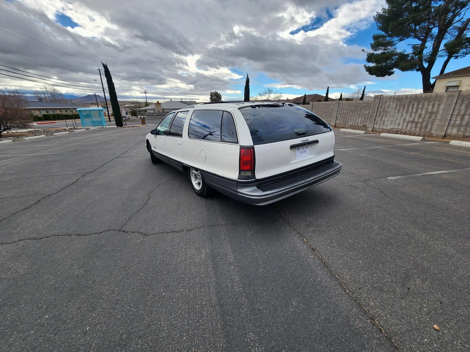 1991 Oldsmobile Custom Cruiser - Image 16 of 31