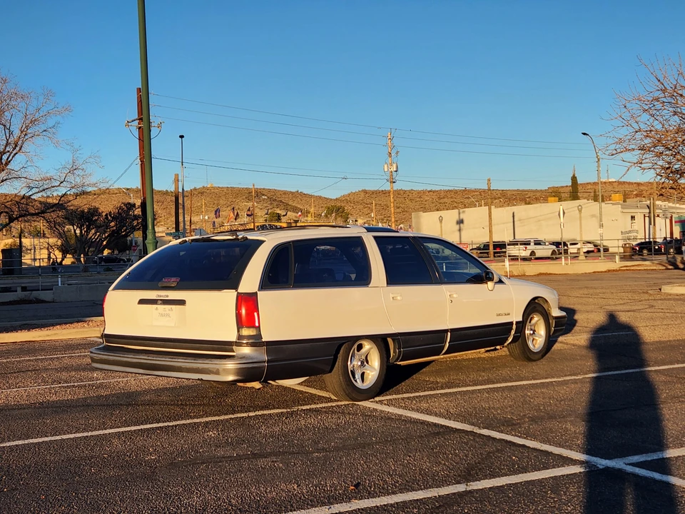 1991 Oldsmobile Custom Cruiser - Image 18 of 31