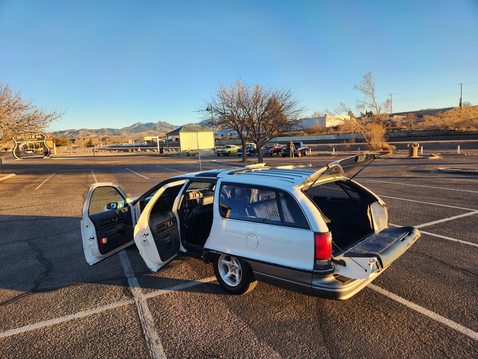 1991 Oldsmobile Custom Cruiser - Image 30 of 31