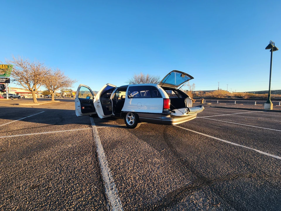 1991 Oldsmobile Custom Cruiser - Image 29 of 31