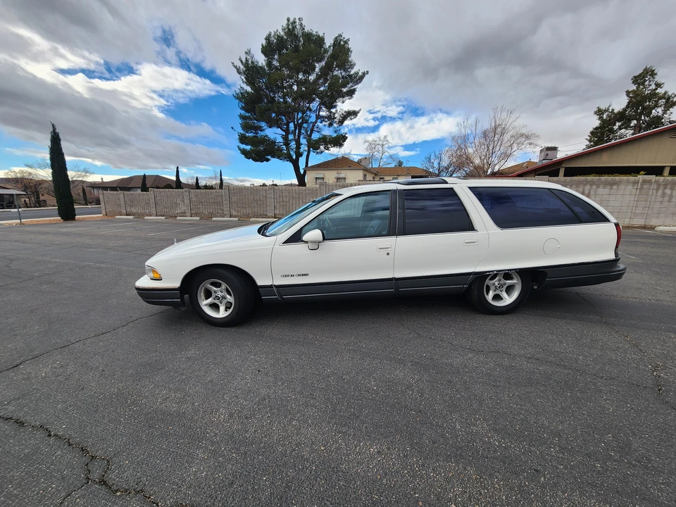 1991 Oldsmobile Custom Cruiser - Image 12 of 31