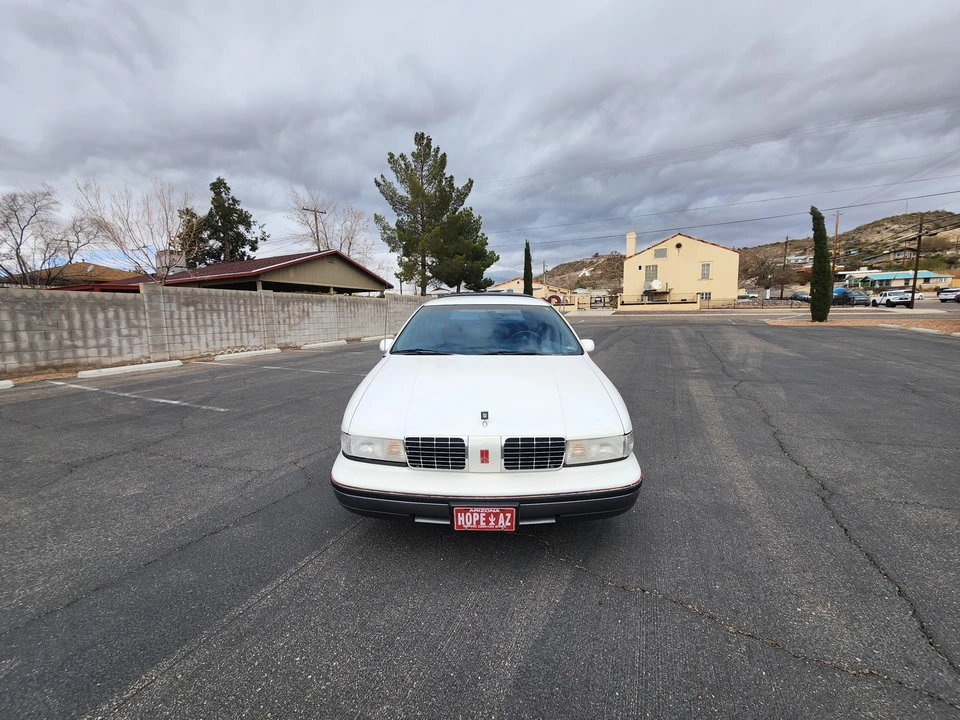 1991 Oldsmobile Custom Cruiser - Image 6 of 31