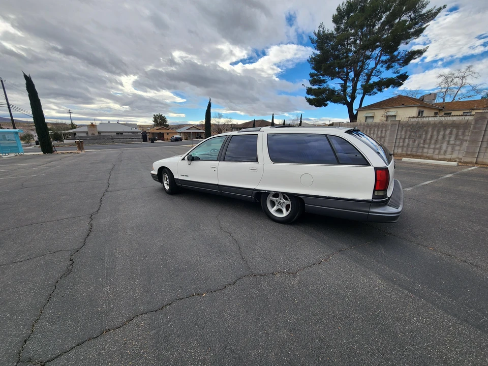 1991 Oldsmobile Custom Cruiser - Image 14 of 31