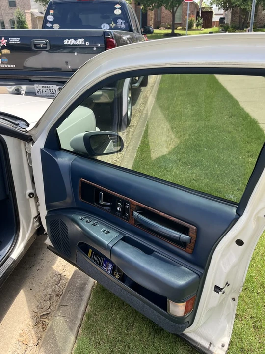 1991 Oldsmobile Custom Cruiser - Image 3 of 7