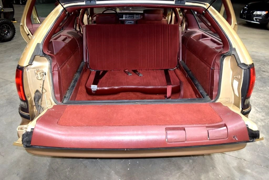 1991 Oldsmobile Custom Cruiser - Image 15 of 21