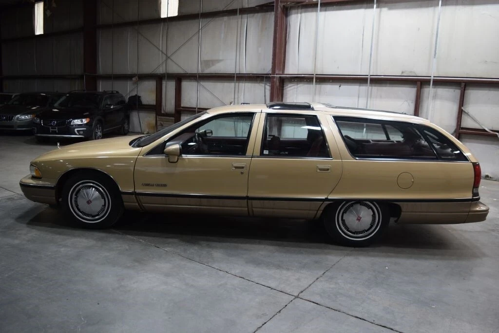 1991 Oldsmobile Custom Cruiser - Image 2 of 12