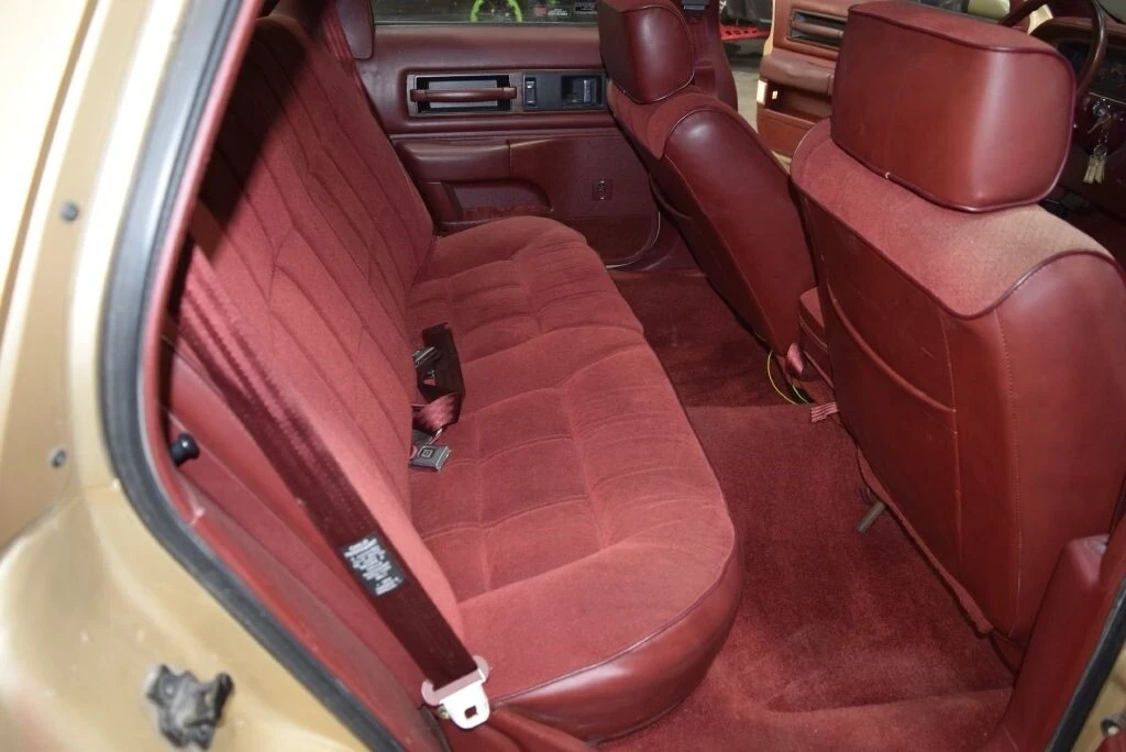 1991 Oldsmobile Custom Cruiser - Image 20 of 21