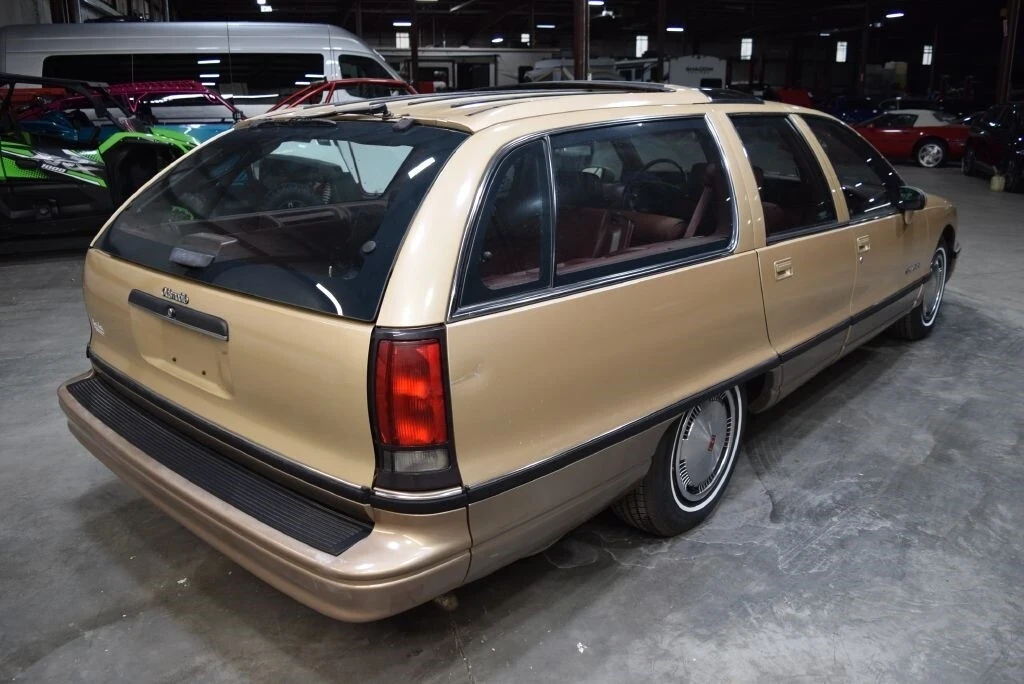 1991 Oldsmobile Custom Cruiser - Image 5 of 12