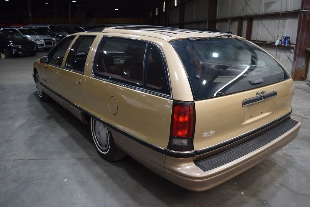 1991 Oldsmobile Custom Cruiser - Image 3 of 12