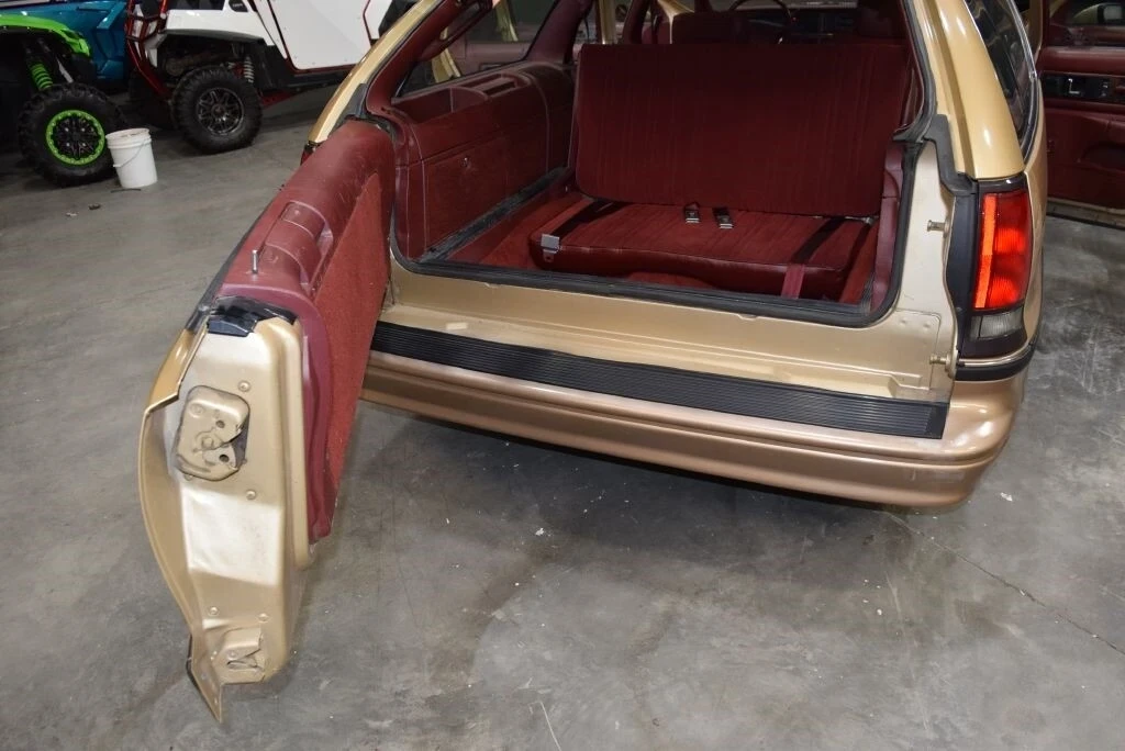 1991 Oldsmobile Custom Cruiser - Image 16 of 21