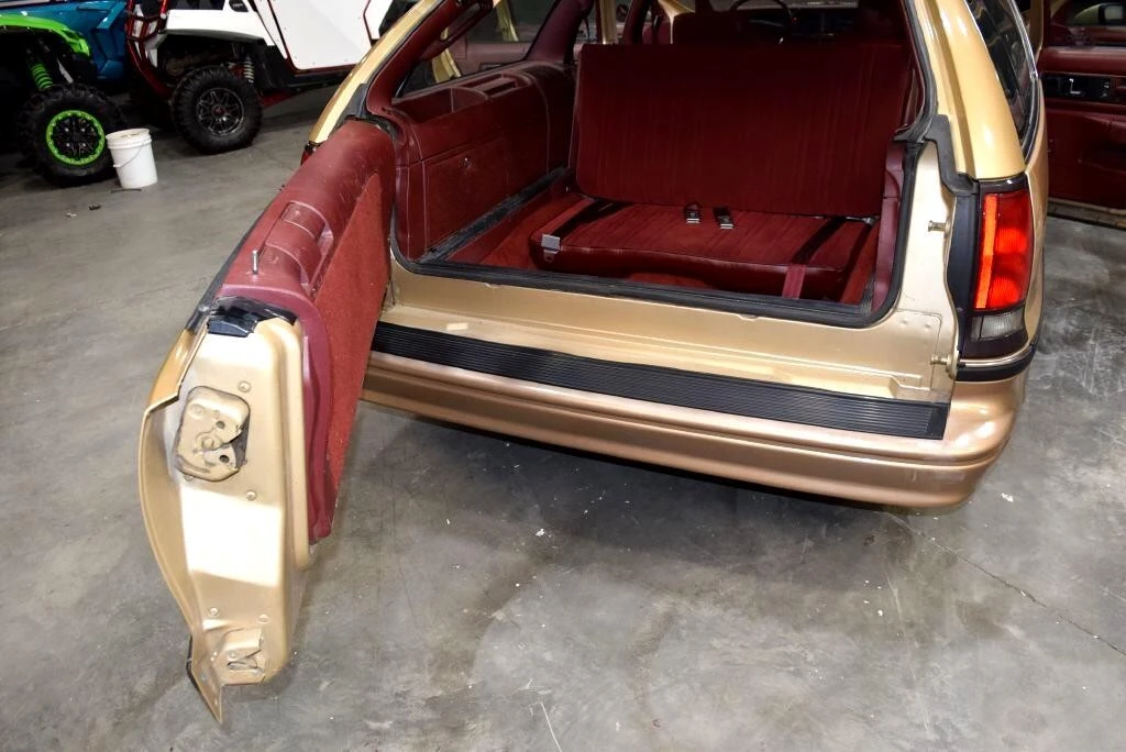 1991 Oldsmobile Custom Cruiser - Image 16 of 21