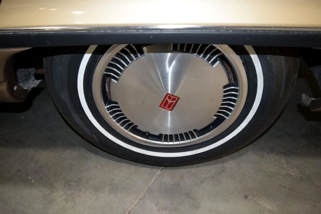 1991 Oldsmobile Custom Cruiser - Image 12 of 21