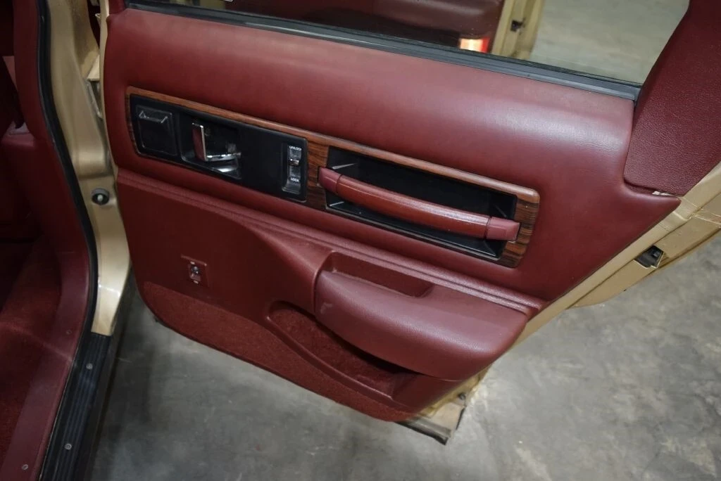 1991 Oldsmobile Custom Cruiser - Image 21 of 21