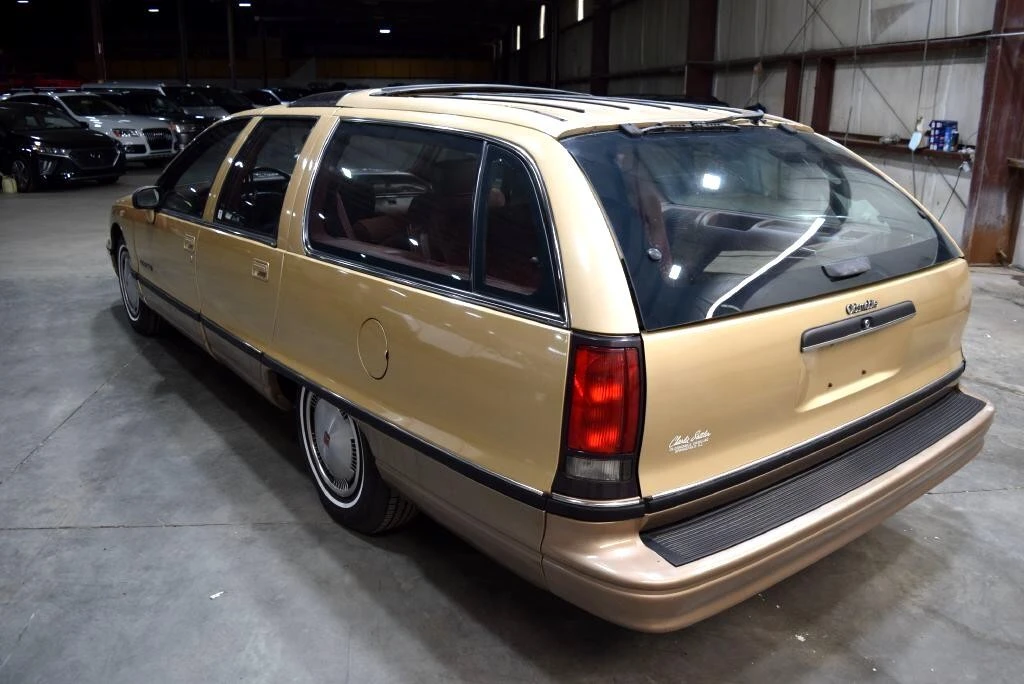 1991 Oldsmobile Custom Cruiser - Image 3 of 21