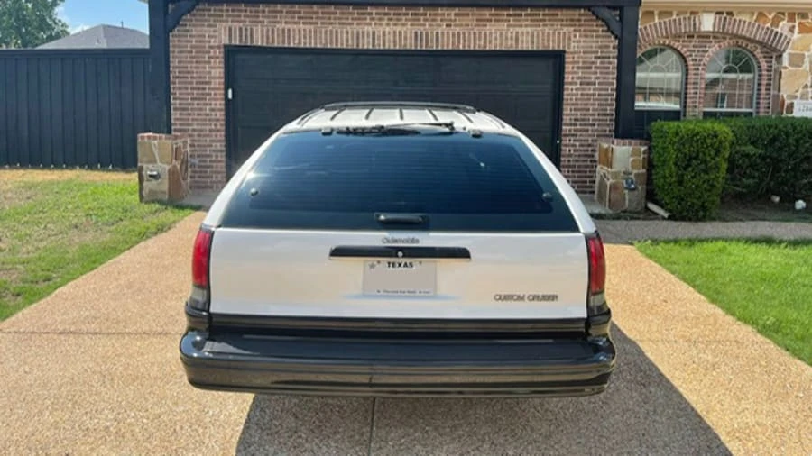 1991 Oldsmobile Custom Cruiser - Image 2 of 21